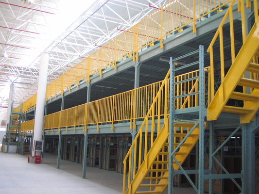 Rack Mezzanine Multi Tier Kuning untuk penggunaan ruang yang efisien